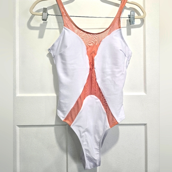 White one-piece swimming suit - Picture 1 of 4